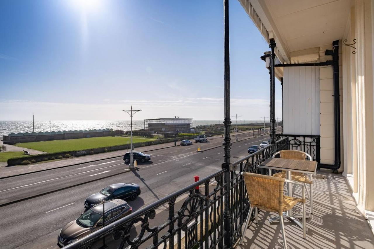Spectacular Sea Views! Stylish Apt With Balcony *