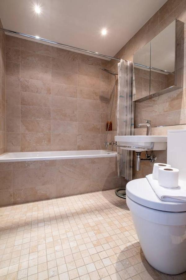 Apartment Spectacular Sea Views! Stylish Apt With Balcony *