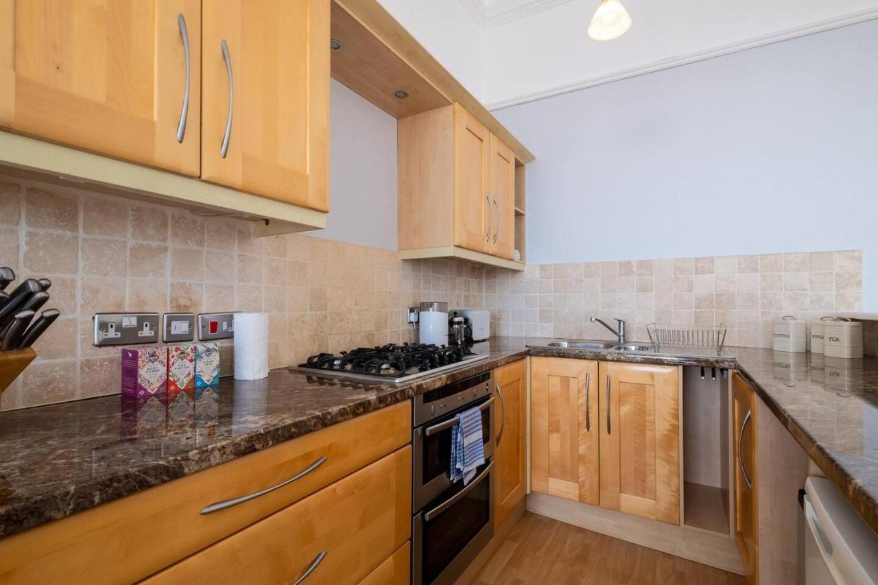 Apartment Spectacular Sea Views! Stylish Apt With Balcony