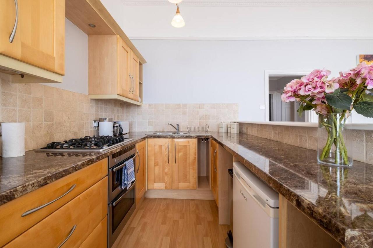 Spectacular Sea Views! Stylish Apt With Balcony
