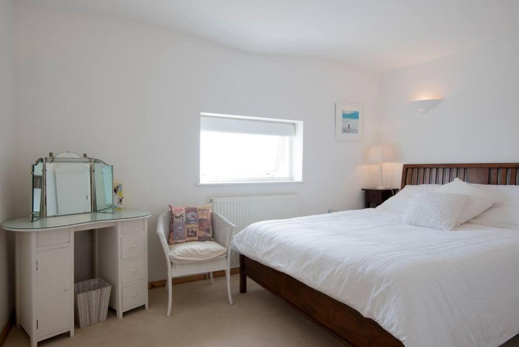 Constables - Tranquility On The Seafront Holiday home Brighton
