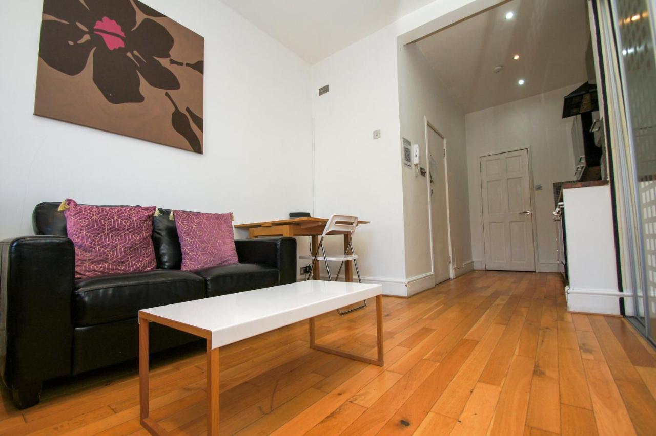 Cambridge Road Studio Apartment