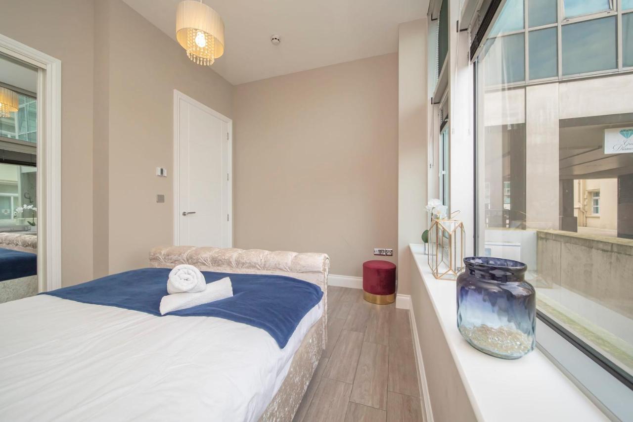 Apartment Flash Sales Offer - Any Week Day No Minimum Night Restrictions Centre Seafront 1 Bedroom Flat Bn1gre08