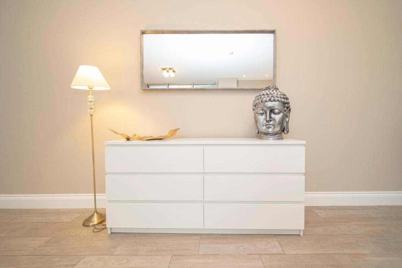 Flash Sales Offer - Any Week Day No Minimum Night Restrictions Centre Seafront 1 Bedroom Flat Bn1gre08