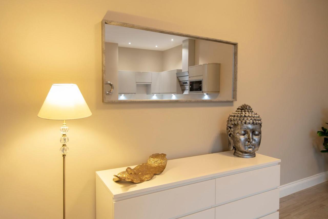 Apartment Flash Sales Offer - Any Week Day No Minimum Night Restrictions Centre Seafront 1 Bedroom Flat Bn1gre08 *