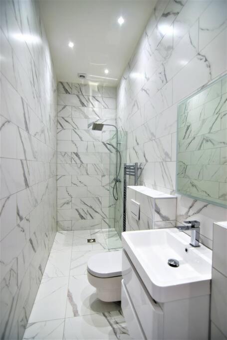 Flash Sale Kempton 2 Bedroom Flat Bn224eat04