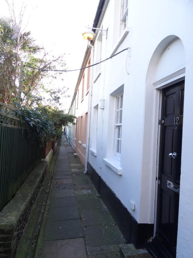 Holiday home Charming & Garden - Brighton!