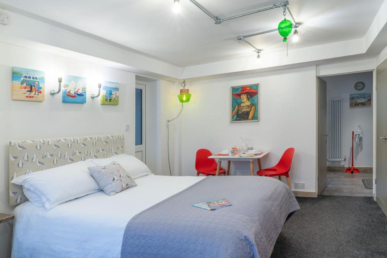 Apartment The @ 93 Bernard Rd *