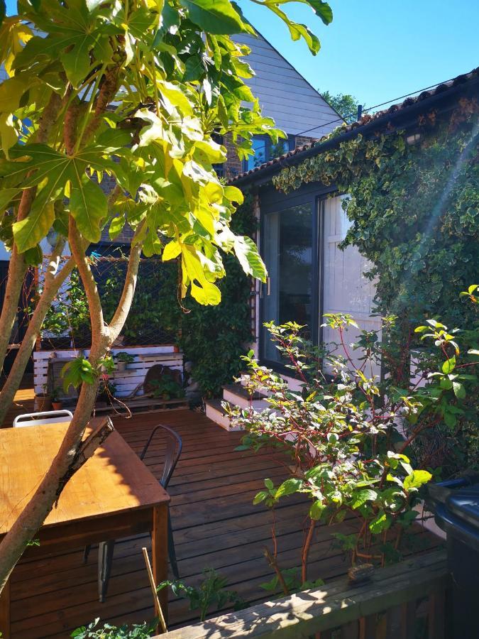 Apartment Bungalow With Parking, Near Preston Park *