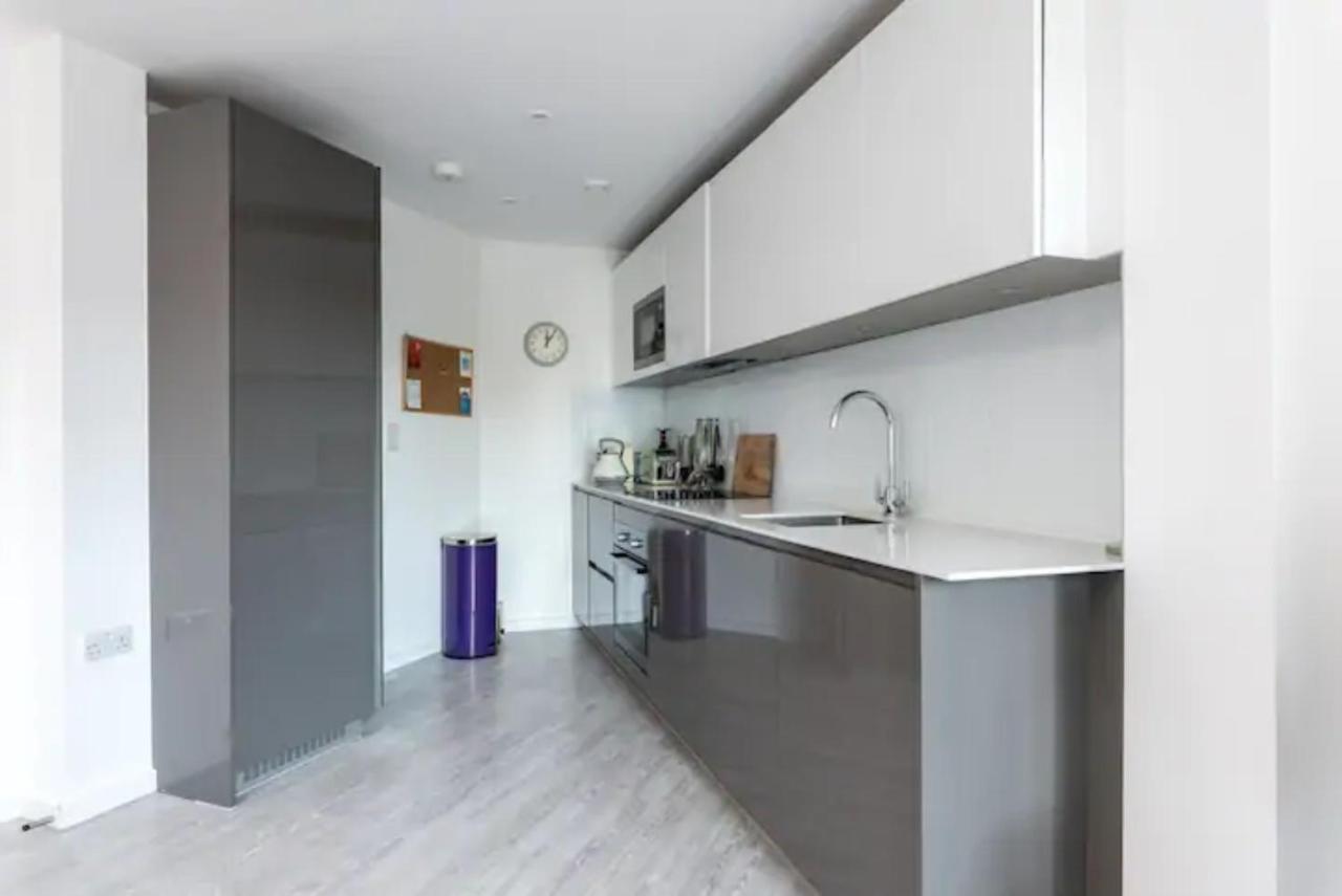 Apartment Sleek Modern Flat In The Centre Of The Town