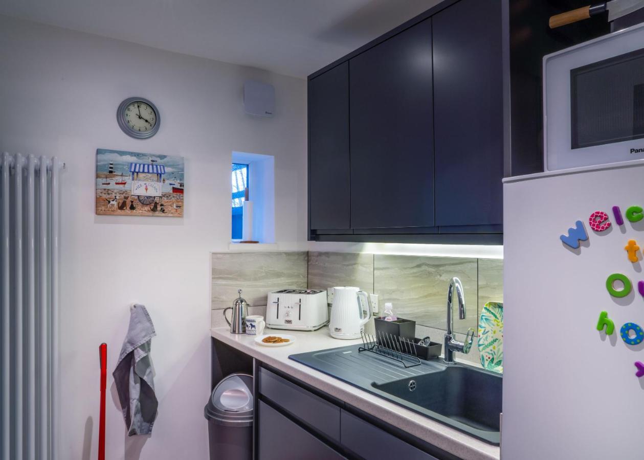 The @ 93 Bernard Rd Apartment *