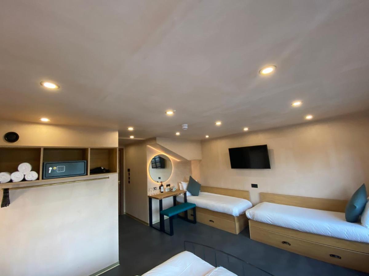 Otto Towers Hotel *