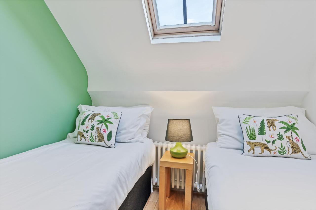 Apartment Majestic Mews Apartment With Free Parking - By My Getaways *