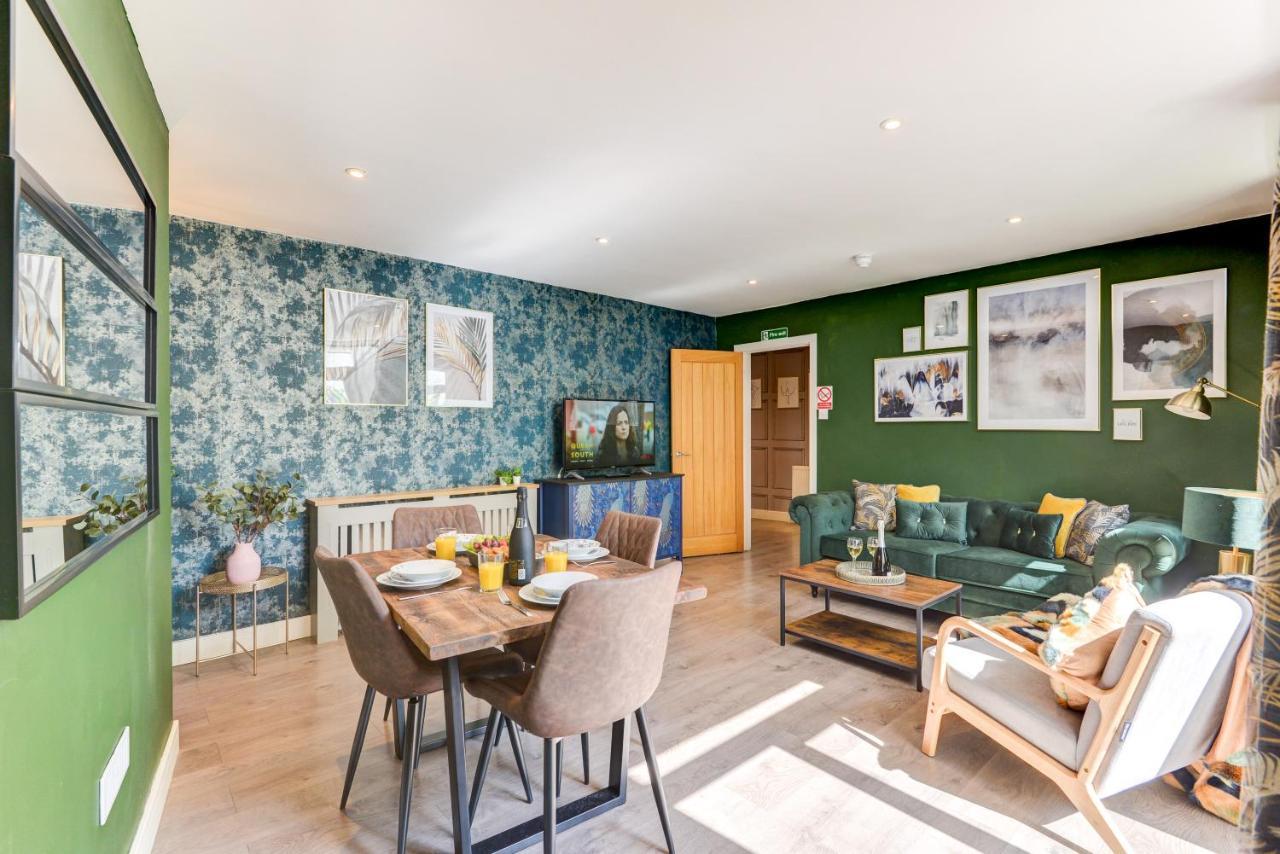 2 Bedroom Cosy Apartment, Powis Square - * Brighton