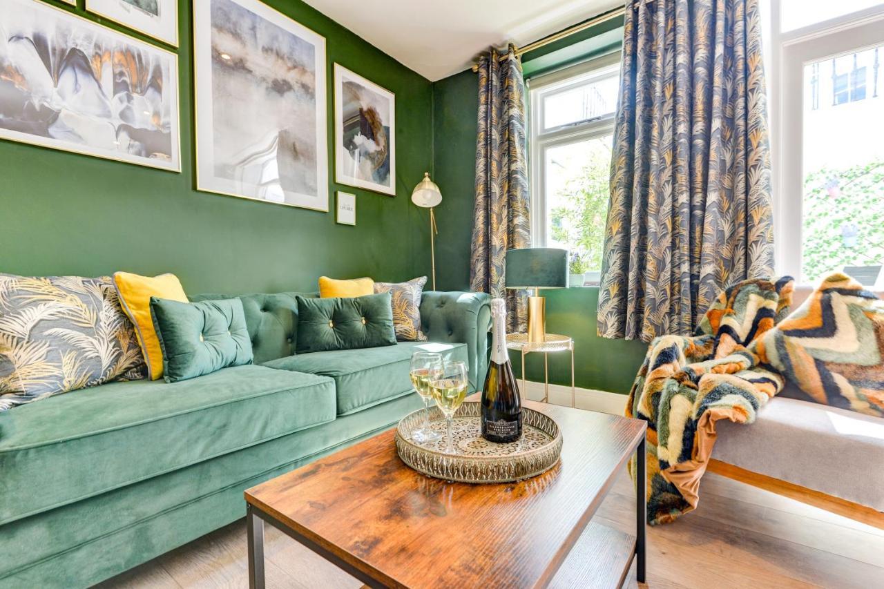 2 Bedroom Cosy Apartment, Powis Square - Apartment