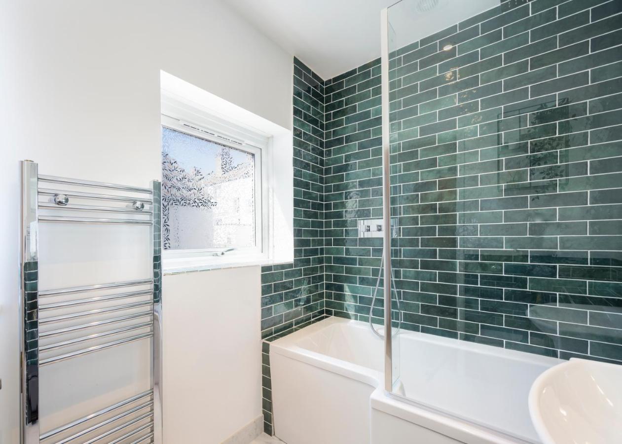 Stylish Upper Gardner Street - With Free Parking * Brighton