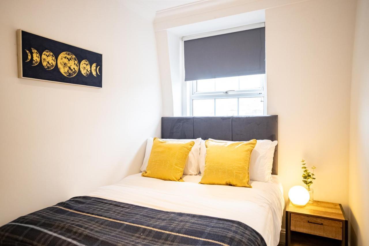 Deluxe Modern 1&2 Bed Near & Station Apartment *