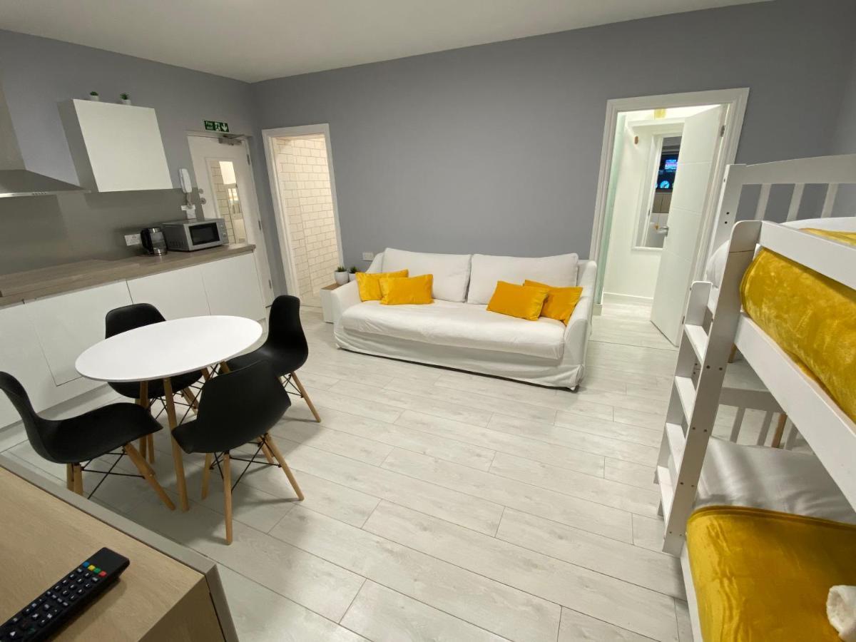 Bond Apartment Brighton