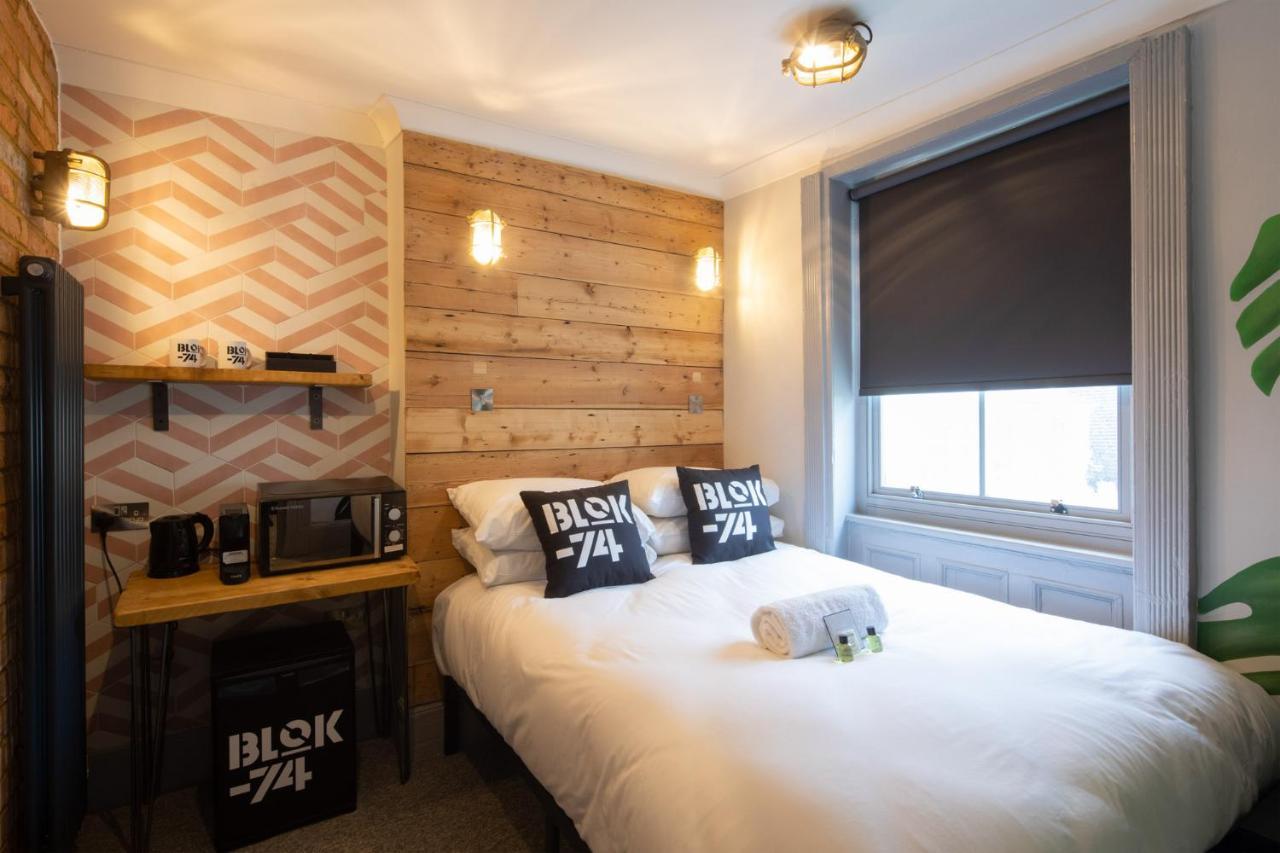 Blok-74 Hotel Brighton