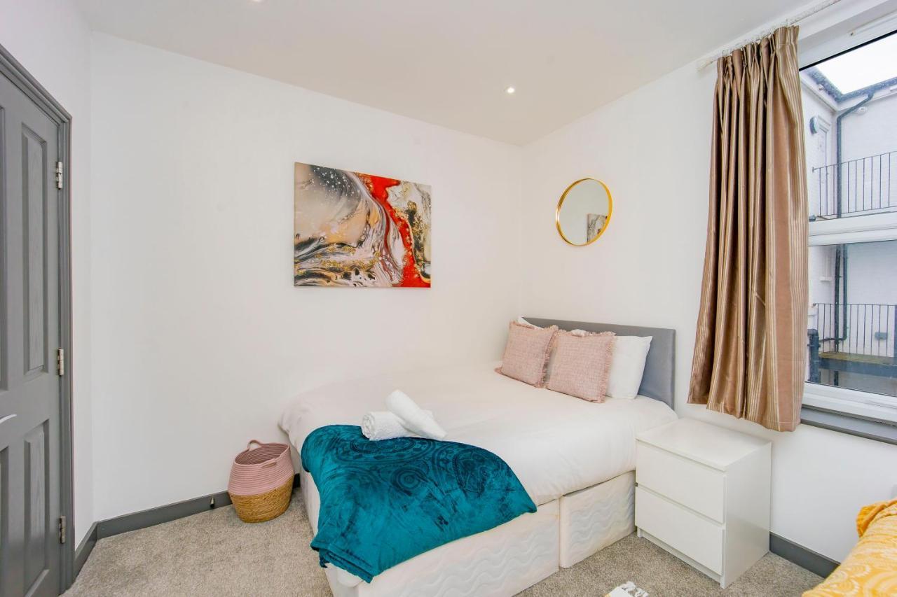 Special Offer 3 Bedroom Flat Bn32osm18 Apartment *