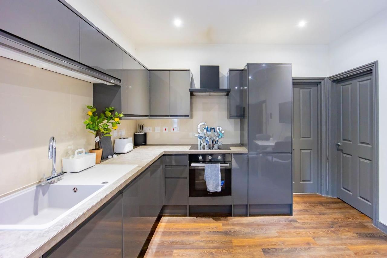 Special Offer 3 Bedroom Flat Bn32osm18 * Brighton