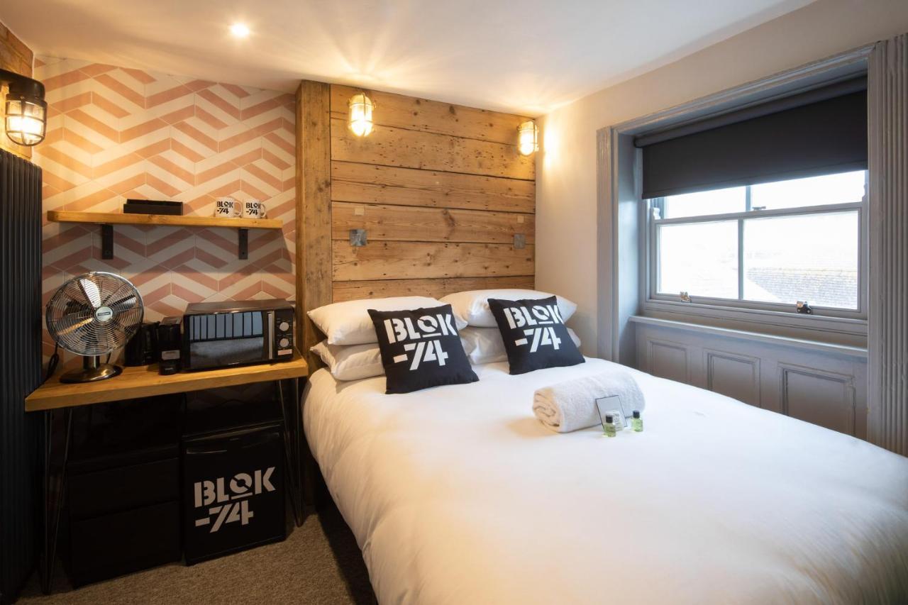 Blok-74 Hotel Brighton