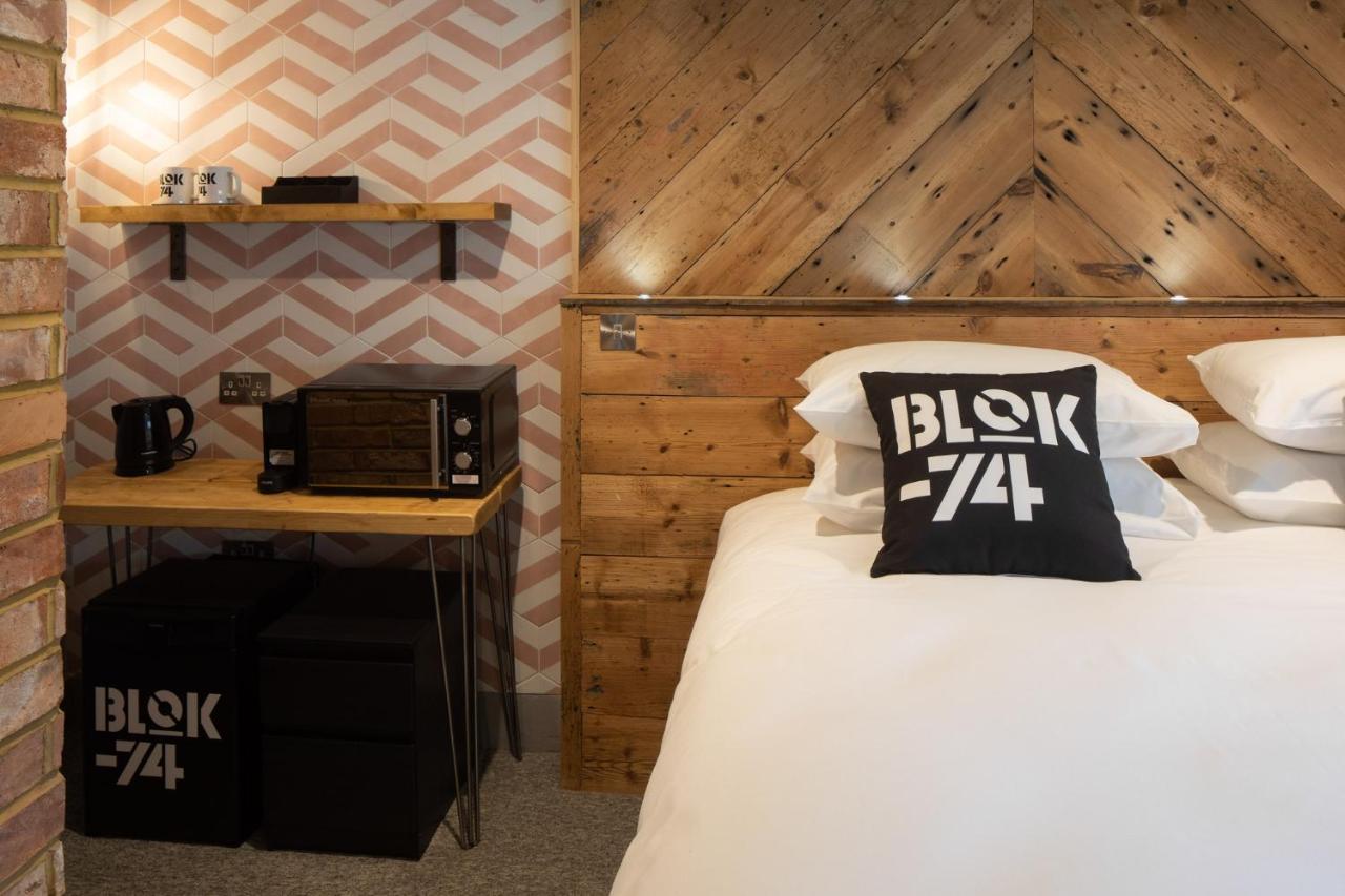 Blok-74 Hotel Brighton