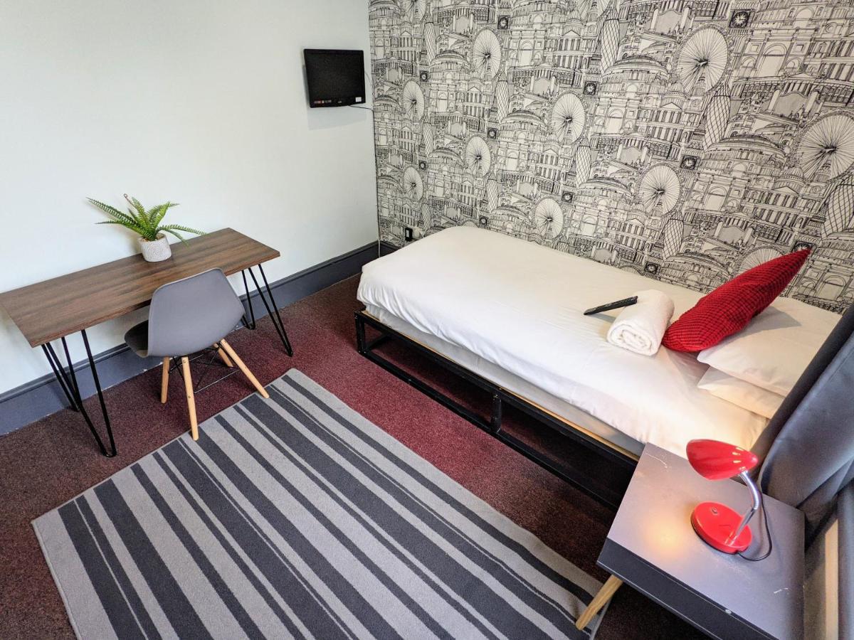 Upper Rock Hotel *
