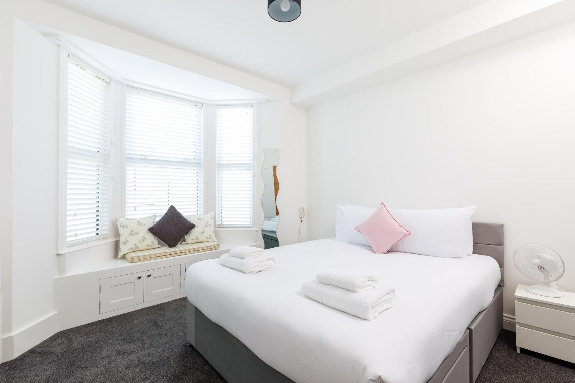 Newly Renovated 2 Bedroom With Garden Brighton