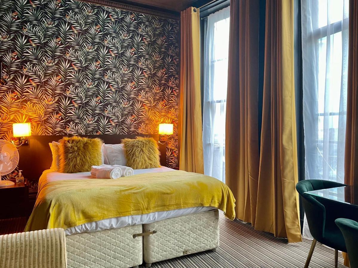 Black Kemptown Hotel