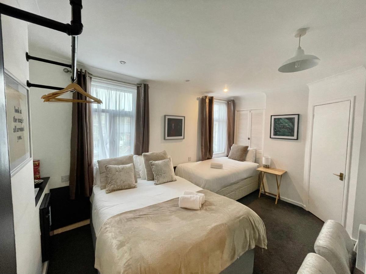 Black Kemptown Hotel