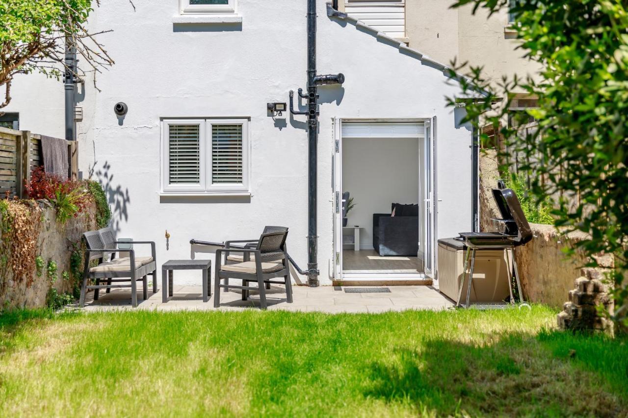 Apartment Newly Renovated 2 Bedroom With Garden Brighton