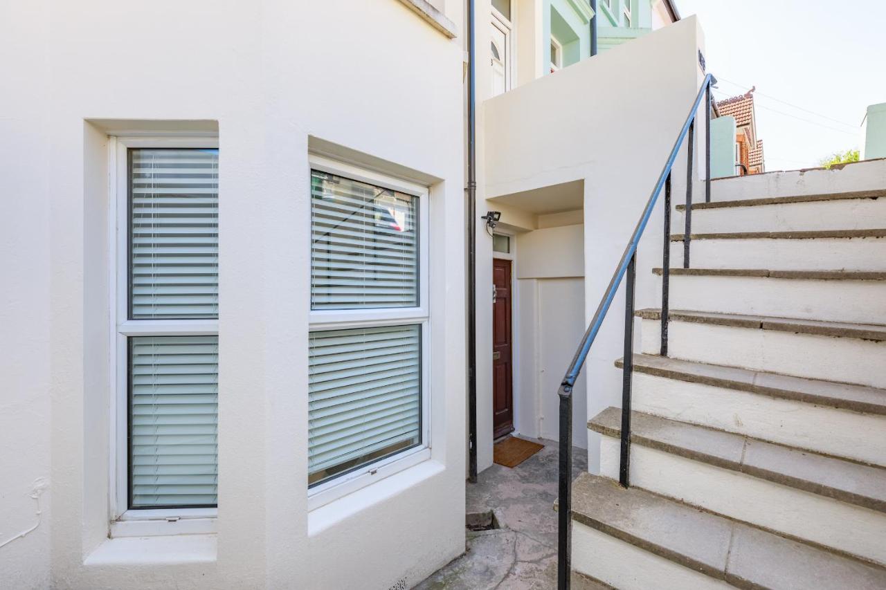 Apartment Newly Renovated 2 Bedroom With Garden *