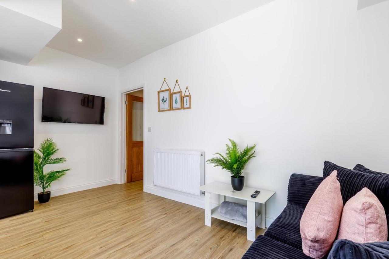 Newly Renovated 2 Bedroom With Garden Brighton