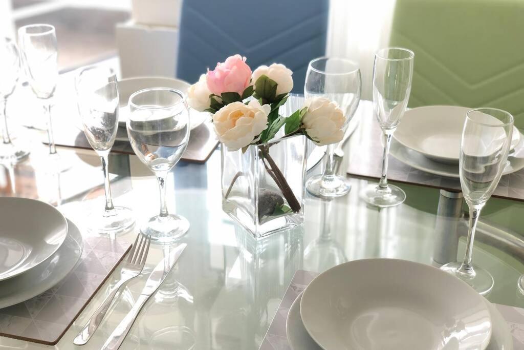 Luxury 2-bed In Central