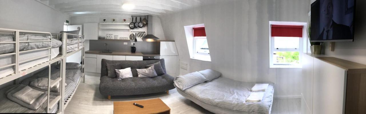 Bond Apartment Brighton