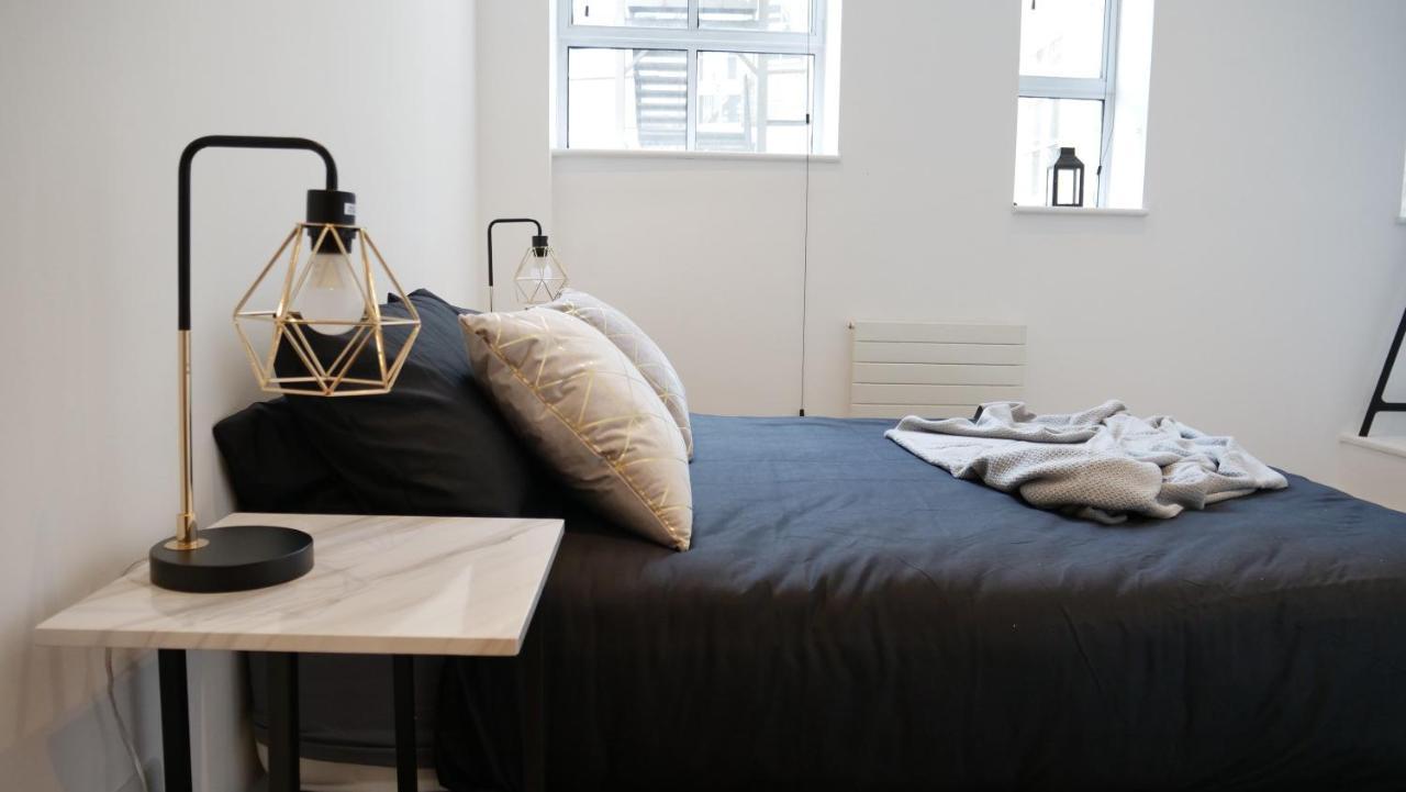 Premium Apartment, Amazing Location Apartment