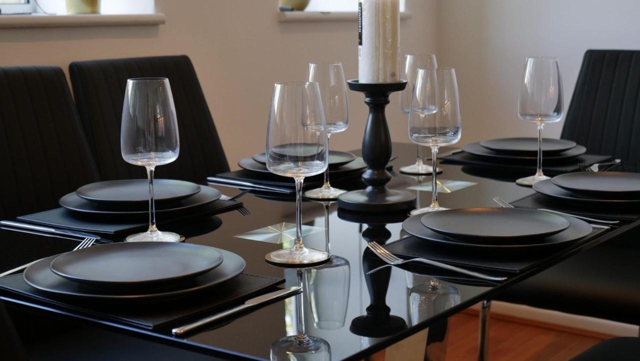 Premium Apartment, Amazing Location Apartment *