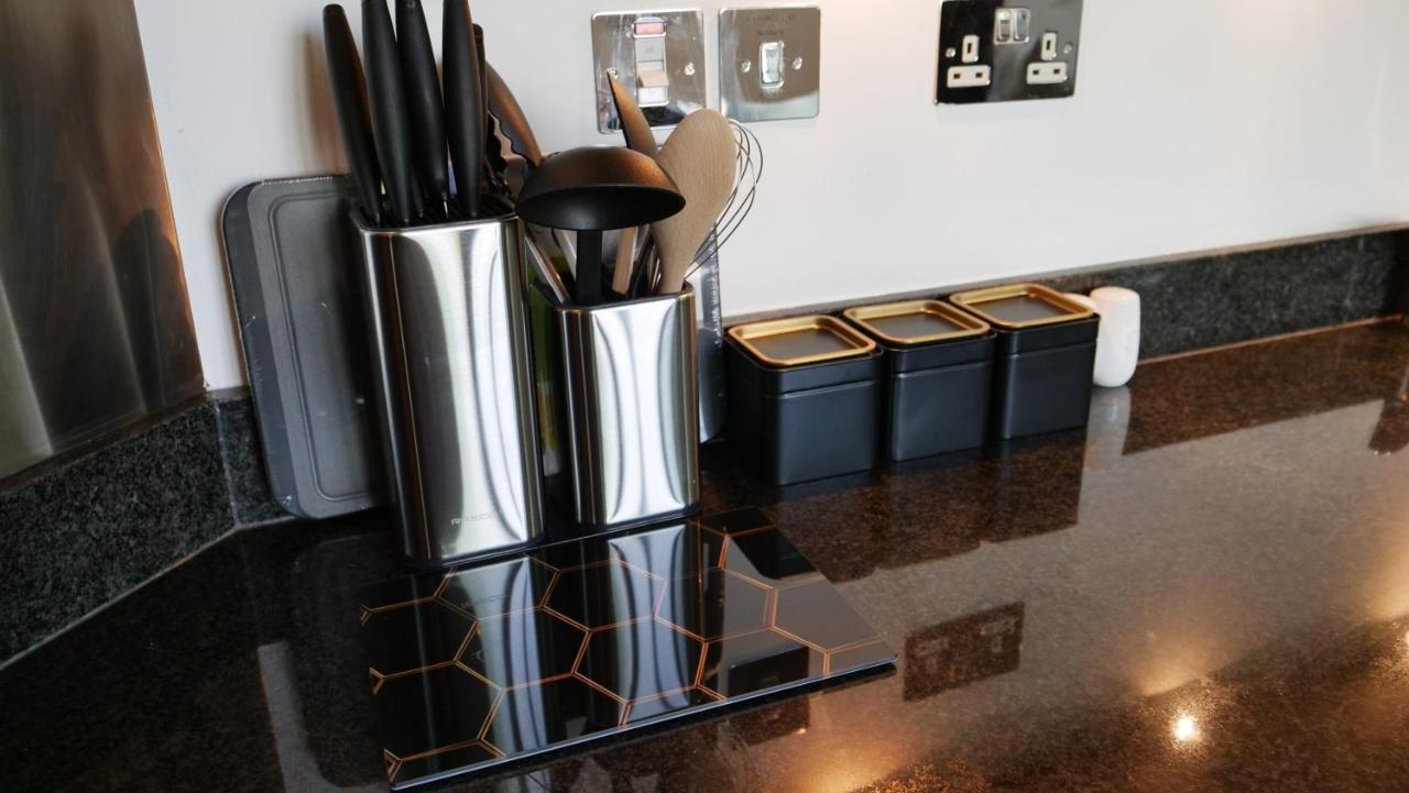 Premium Apartment, Amazing Location Apartment
