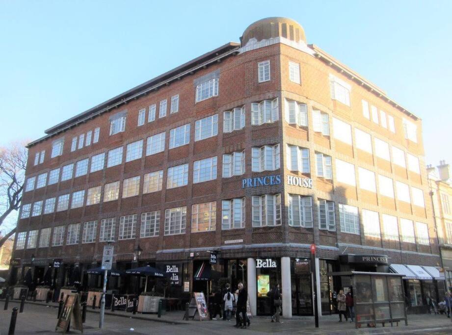 Premium Apartment, Amazing Location Apartment Brighton