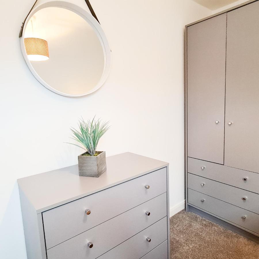 Modern 4 Bedroom Flat Near Station * Brighton