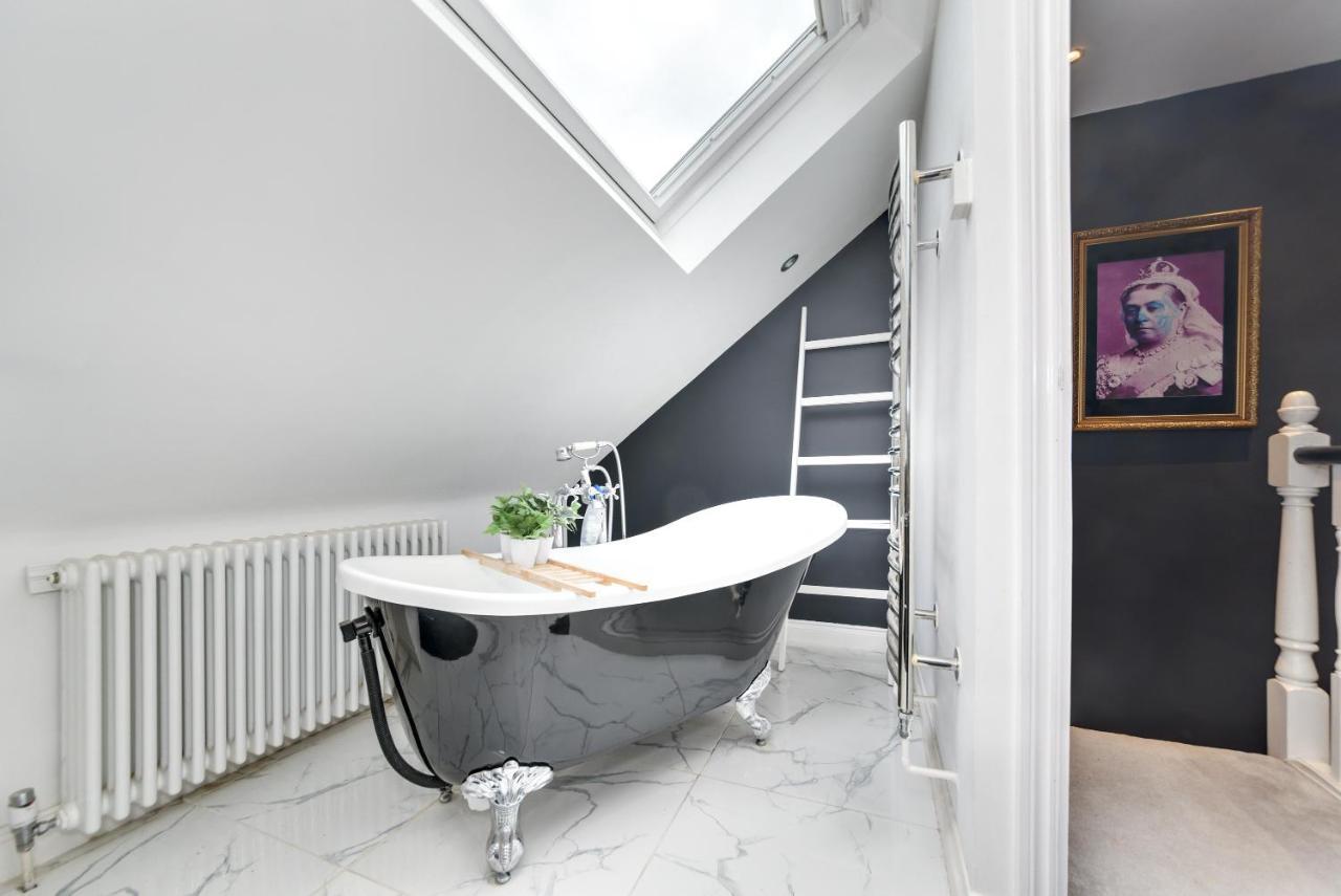 Melville House- Luxury House With Bar And Hot Tub *