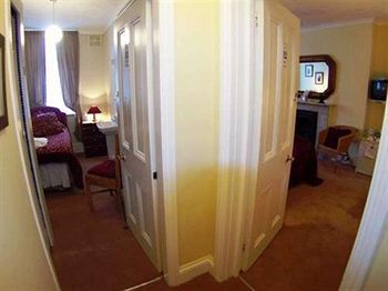 Pavilions 4*
