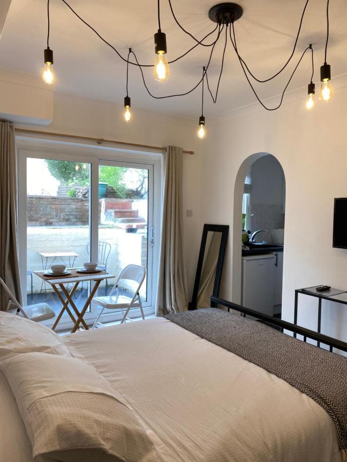 Stylish Basement Studio, With Outdoor Space Brighton