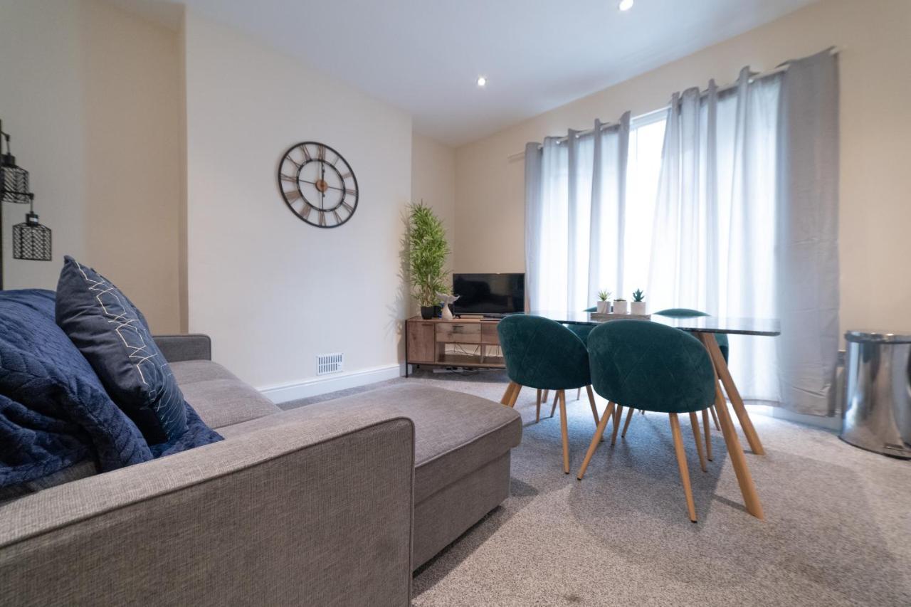 Luxury 3 Bedroom Near Apartment Brighton