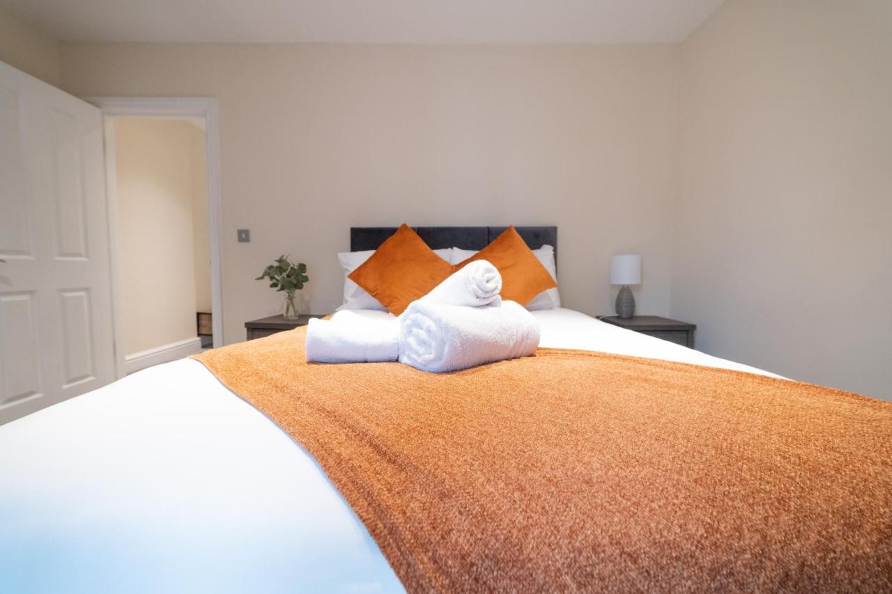 Luxury 3 Bedroom Near *