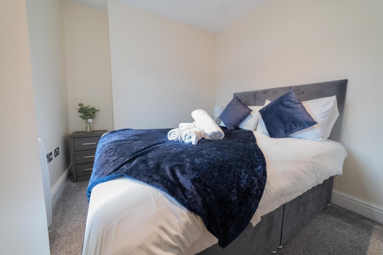 Luxury 3 Bedroom Near *