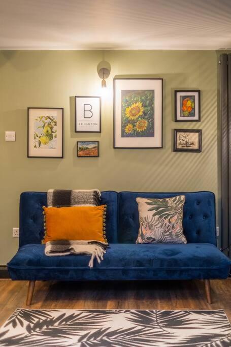 Modern 1-bed Central With Outside Space Brighton