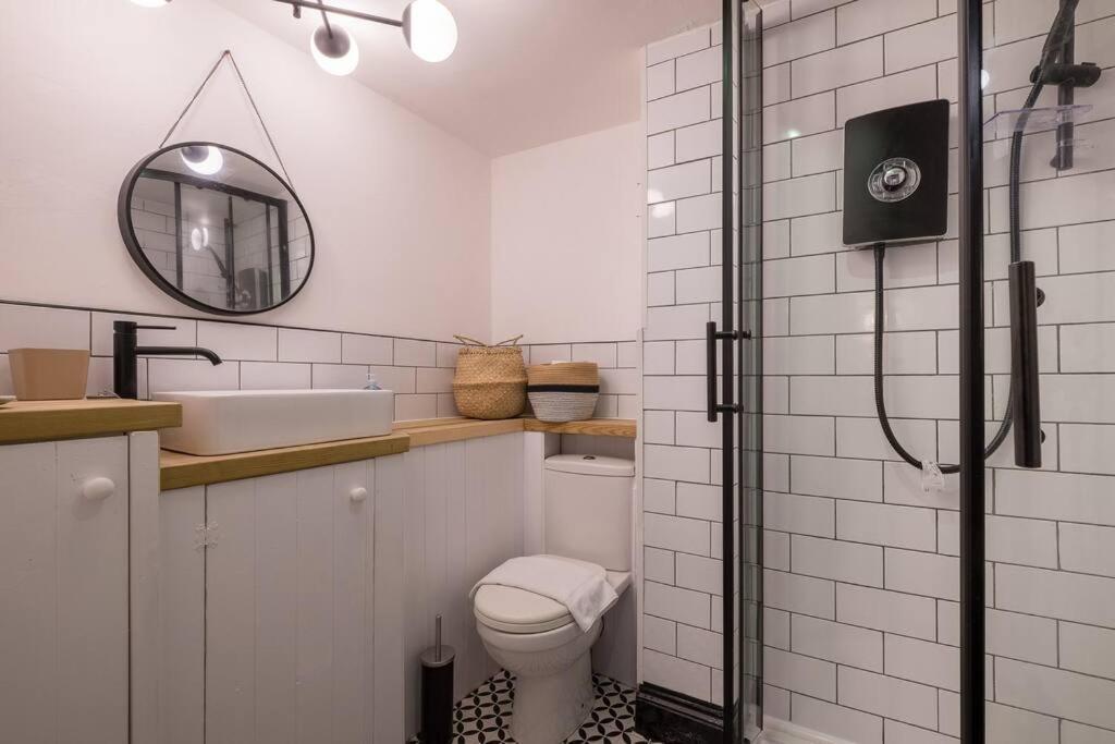 Modern 1-bed Central With Outside Space Brighton