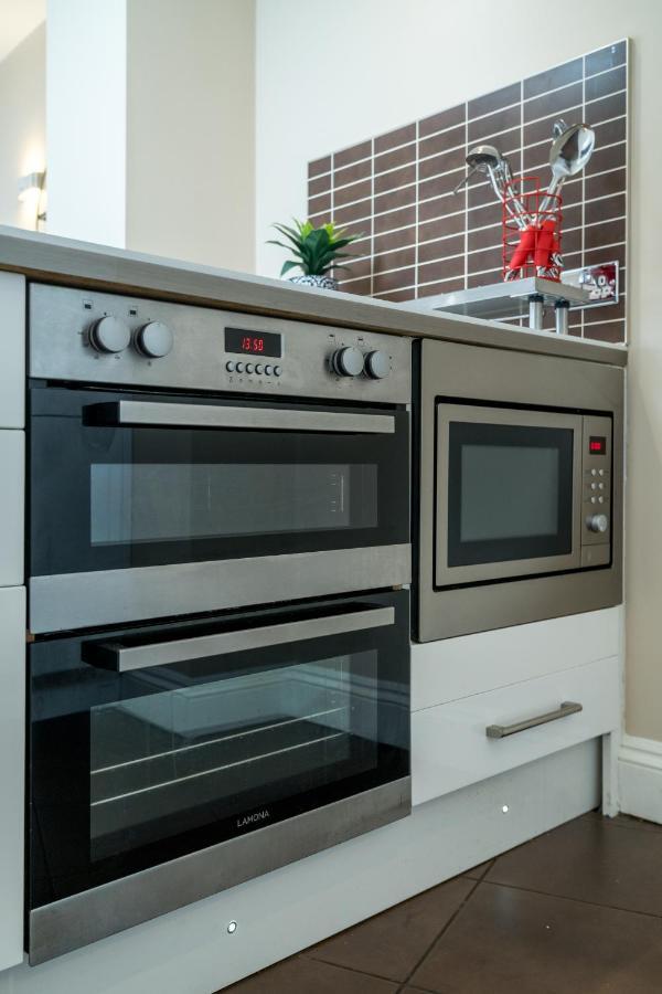 Spacious 2 Bedroom - Sleeps 6